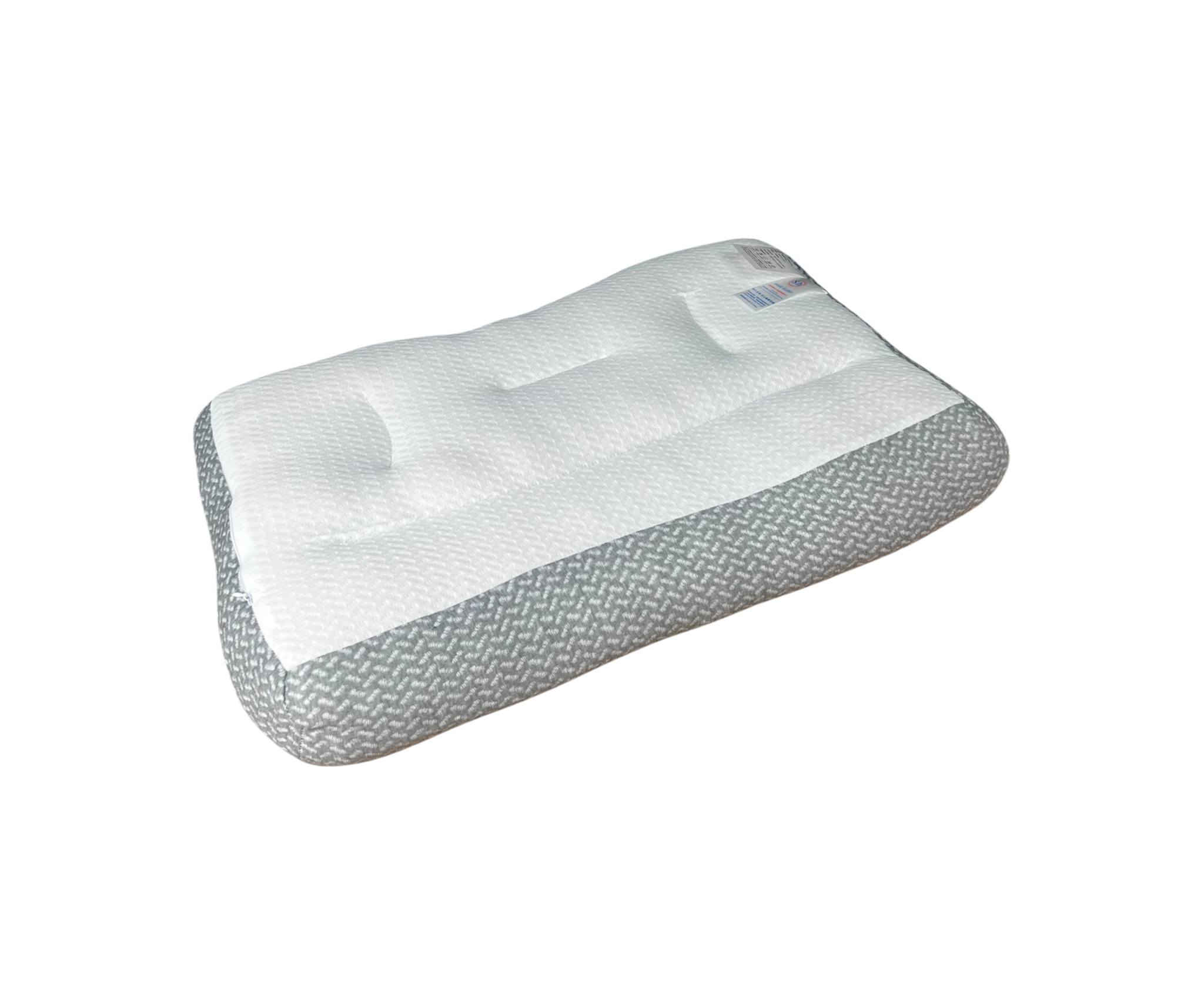 السعر 15 الف دينار التوصيل 5 الاف
وسادة نوم طبية ميموري فوم بارتفاع 8 سم – تصميم مريح لدعم الرقبة

الاستخدامات:

دعم الرقبة والرأس أثناء النوم بوضعية صحية.

تقليل آلام الرقبة والكتفين الناتجة عن الوسائد العادية.

مناسبة للنوم على الظهر أو الجانب.

تساعد في تحسين استقامة العمود الفقري أثناء النوم.

مثالية للاستخدام اليومي في المنزل.

المميزات:

مصنوعة من ميموري فوم عالي الكثافة يستجيب لضغط الرأس ويعود لشكلِه الأصلي.

تصميم متموج (Contour Design) لدعم أفضل لفقرات الرقبة.

ارتفاع مريح 8 سم يوفر توازن مثالي بين الليونة والدعم.

قماش خارجي ناعم وقابل للتنفس يساعد على تقليل التعرّق.

غطاء بسحاب قابل للإزالة والغسل.

لا تهبط بسرعة وتحافظ على شكلها لفترة طويلة.

مناسبة للبالغين الذين يعانون من شدّ أو ألم في الرقبة.

المقاس الفعلي للوسادة: 65 × 42 × 8 سم.

مقاس الكيس: 80 × 48 × 8 سم.

محتويات الصندوق:

وسادة طبية ميموري فوم.

كيسحقيبة تغليف.

الملاحظات:

قد تحتاج الوسادة من 24 إلى 48 ساعة لتأخذ شكلها الكامل بعد فتح التغليف.

يُفضل تهويتها قبل الاستخدام الأول.

يُغسل الغطاء فقط ولا يُغسل الفوم الداخلي.

مناسبة لمن يبحث عن دعم متوسط الارتفاع (8 سم). بغداد, العراق


**إذا كنت صاحب هذا الإعلان وتريد حذفه لأي سبب، رجاءا أرسل رسالة إلى الدعم الفني**