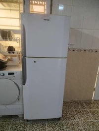 ثلاجة للبيع سعر رخيص جدا  07722771104 المو شراي لا يتصل الله يرحم والد...