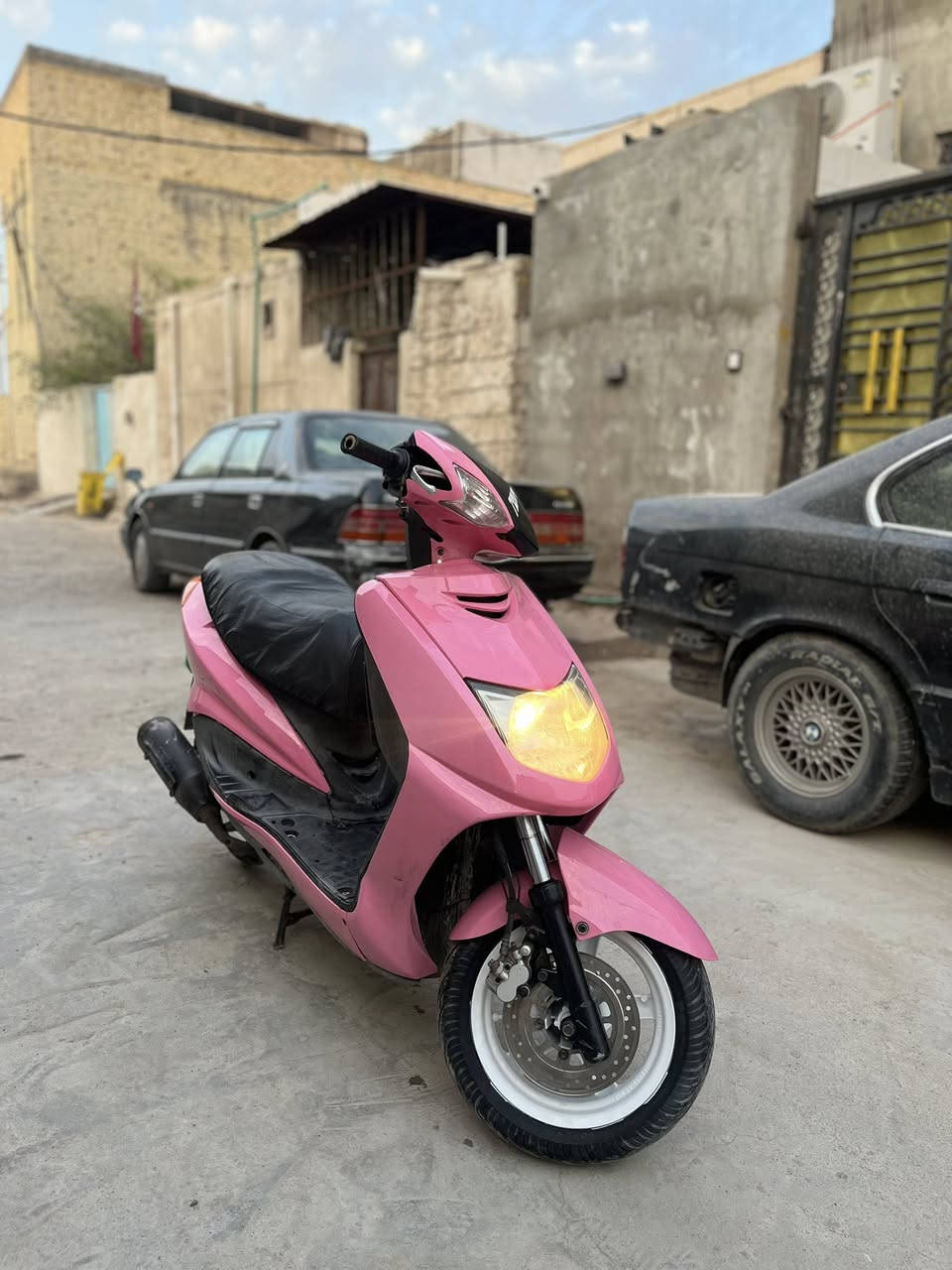 السلام عليكم للبيع سكنس نثيه الدراجه مفتوحه بس بستم نهضه ومعدل تخبل سلف نكره كهربائيات شغالات كلهن مانقصى برغي تجي وتشوف بعينك مكاني البصره معقل ب٧٠٠ وبيه مجال 
رقم راعيه 
***********
