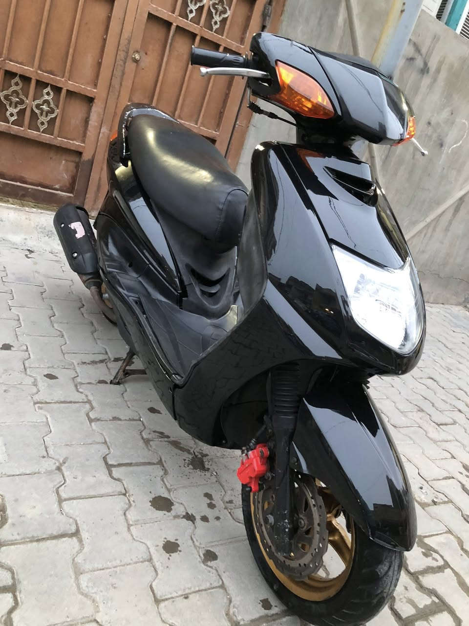 سلام عليكم سكنس نثيه للبيع السعر 650 كامله من كلشي عنواني الدوره رقم هاتف ***********
