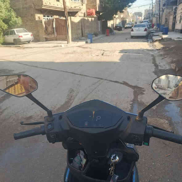 سلام عليكم دراجه شحن للبيع موديل 2025 سرعه 85 تلث نمر  دراجه اخت زيرو من شركت مويد طياره حجم ثقيل بيها صندوق دلفري مكاني  بلديات صحفيين سعر 850وبيها مجال رقم ***********
