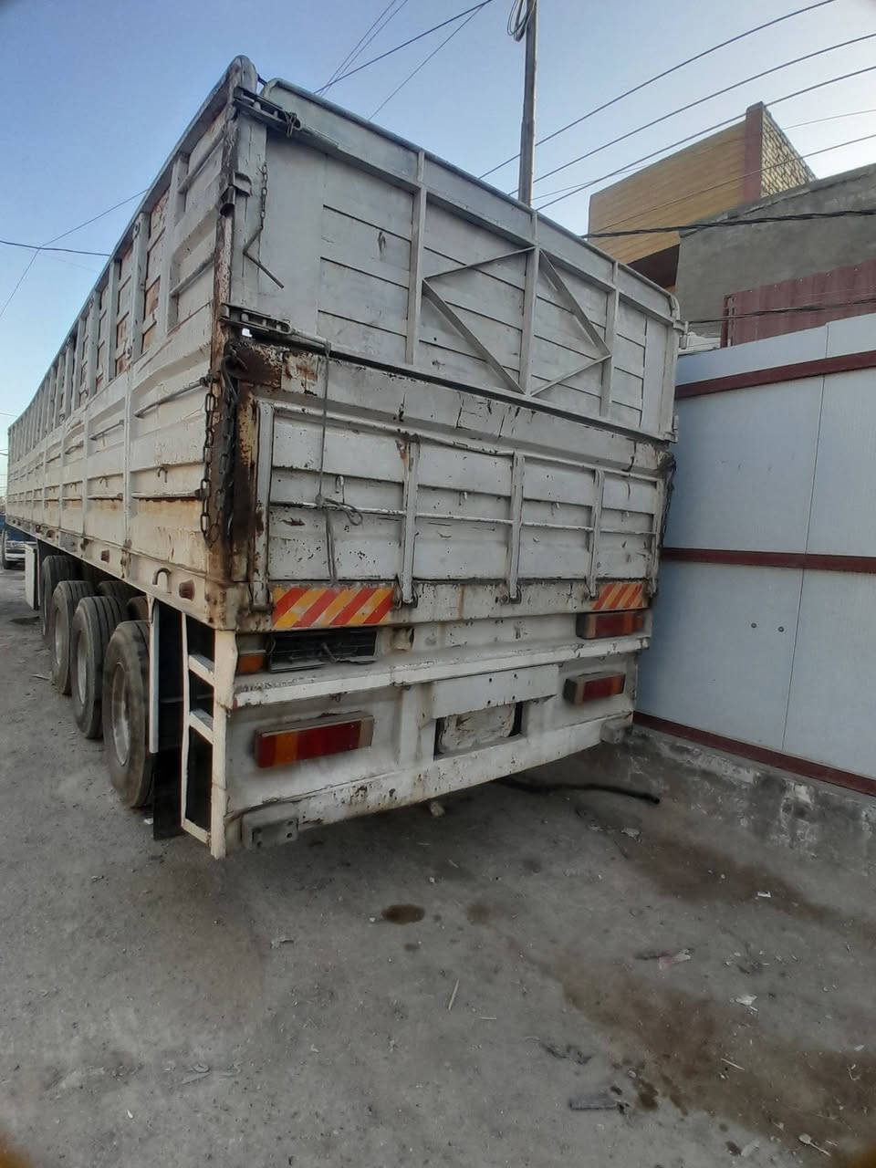 عربانه عمل شاصي ١٦ دناكير صيني ١٤ مكفوله عامه مكانها بغداد تخم تاير طوله ١٢ ونص ارتفاع ١٧٥ اسعر ١٣٥ وبيه مجال ***********
