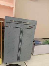 حافظة • عارضة كيك • استخدام شهر