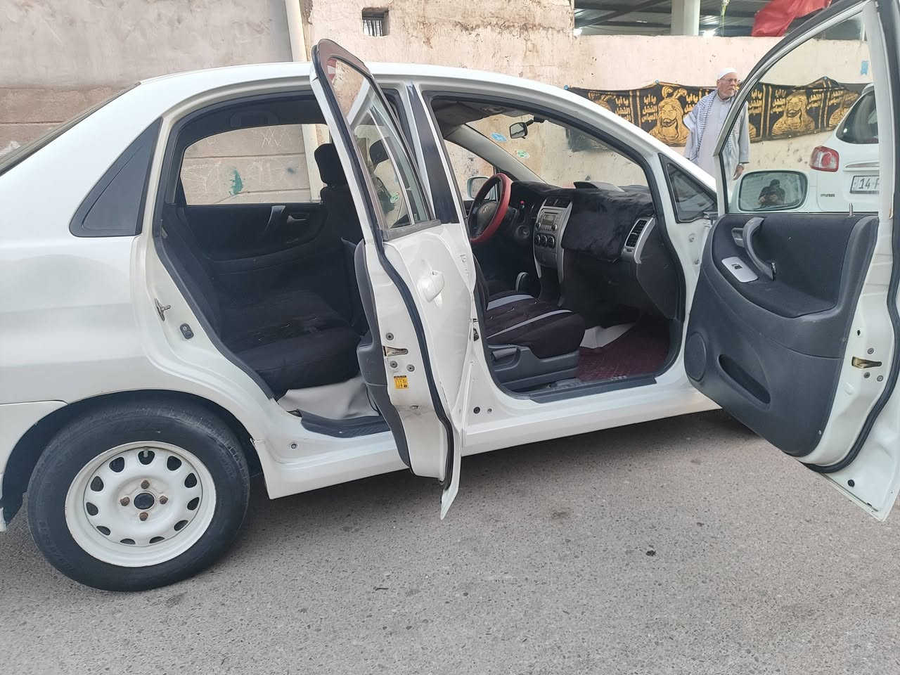 سيارة  ساسوكي مديل 2005جاهزه كير محرك تبريد حداديه العنوان البصره حي الحسين ***********
