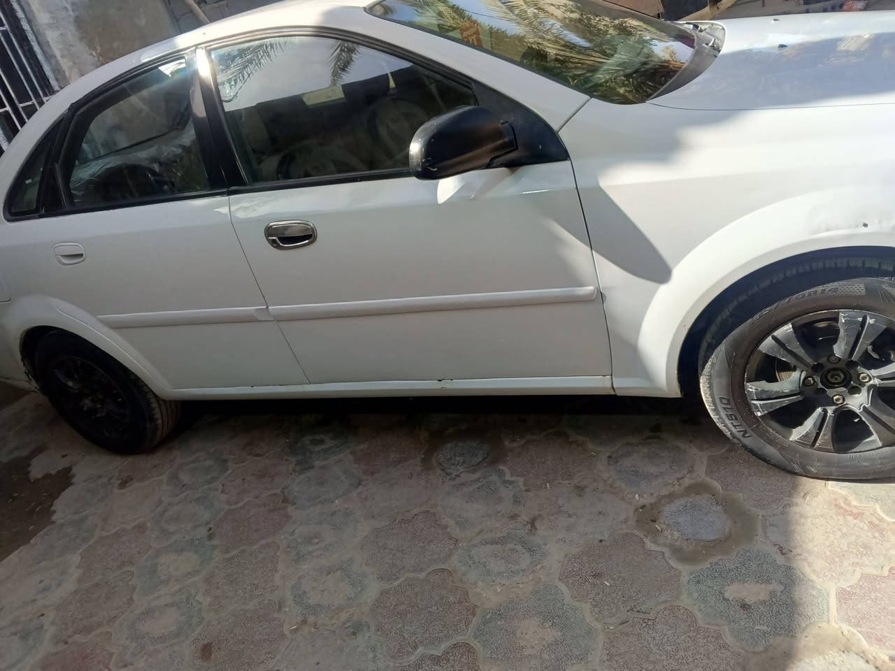 السلام عليكم.. للبيع أوبترا مزاد وزارة الداخلية تسليم لوحات وسنوية 15يوم مكمل كل المعاملة حتى كمرك 2004 محرك وكير فول كير عادي تايرات جدد باتري جديد مصبوغة جمالية وعندي صور قبل ألصبغ كهربائيات شغالة كلهة جام كهرباء 2 امامي سنتر لوك مسجل وسماعات جدد مكفولة من كلشي عده دعجة بل الجاملغ.(ألسعر 43) مكاني كربلاء ***********
