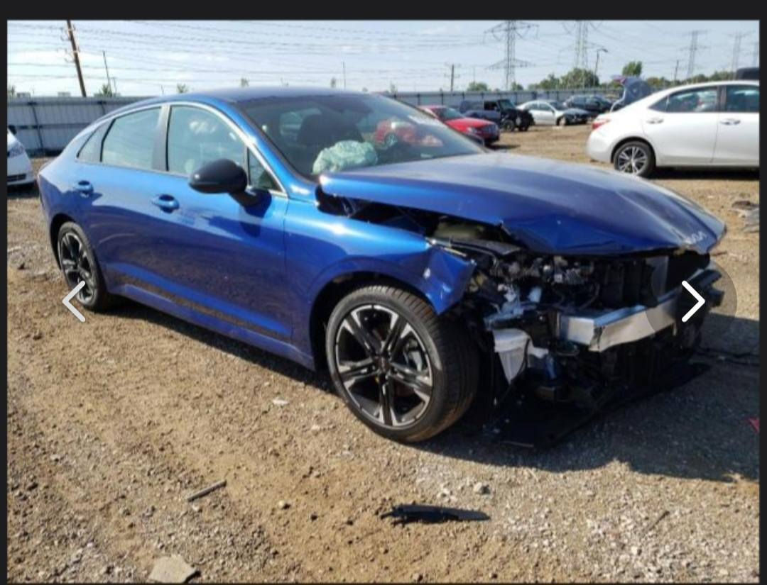 السلام عليكم كي فايف للبيع مديل 24 جيتي لاين وارد امريكي محرك 1600 توربو ماشيه 16 الف  حادثه مثل ما موضح بل صوره باقي تفاصيل خاص او اتصل عله هاذا الرقم ‎0782 824 5174
