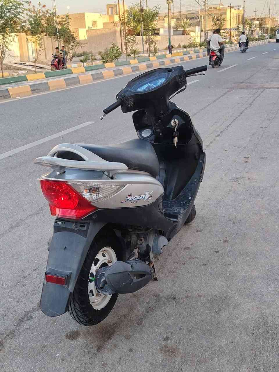 دراجه لبيع سعر 650 مكان رفاعي 
سلام عليك دراجه لبيع كامكو في تو مامفتوح برغي  بيهه  مصالهه هواي من طالعه  وكيل سعر 650 مو شراي لتراسل رقم لتصال ***********
