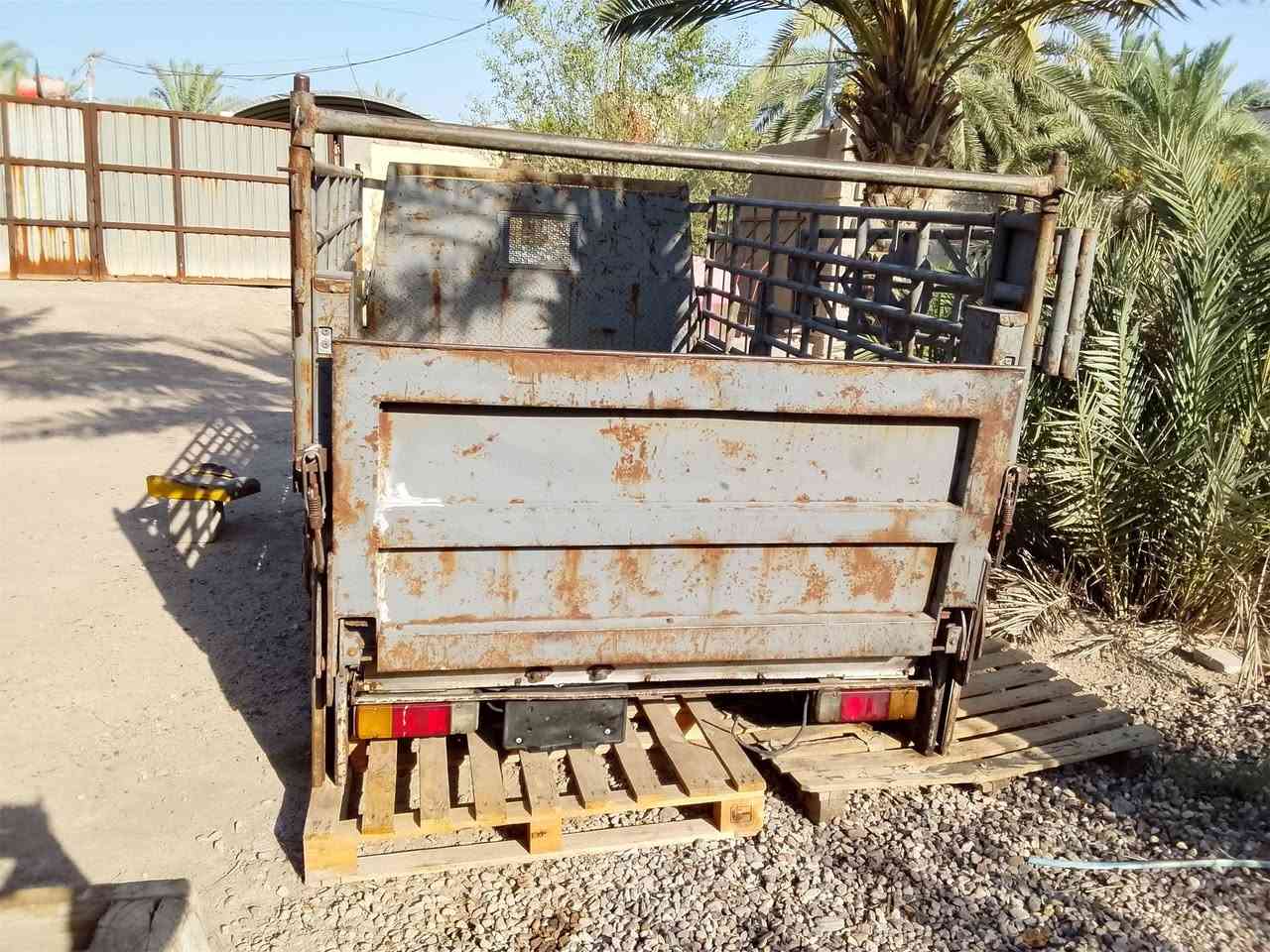 السلام عليكم
للبيع بدي تيوته دانيه 

الصفاح تعبانه والئرضيه نص عمر 

محجر نضيف

الباب الوره كهربائي هايدروليك يصعد وينزل شغال

الطول 3.10

العرض 1.80

ملاحظه أنه مكلف بل نشر 

الاتصال على الرقم ***********
مكانه بصره ابو الخصيب
