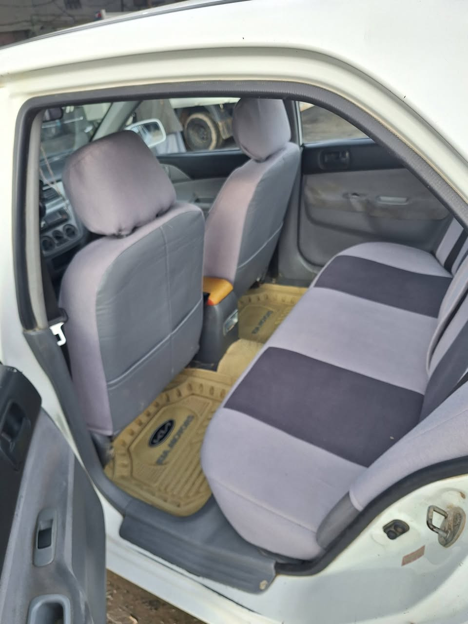 السلام عليكم لانسر ٢٠١١ رقم بغداد سنويه ٢٠٣٠ رقم انكليزي كير مكينه جدد صدر امامي خلفي جديد تخم تاير تبريد سياره خير من الله والسونار بالمنشور مكاني ديالى 
***********
