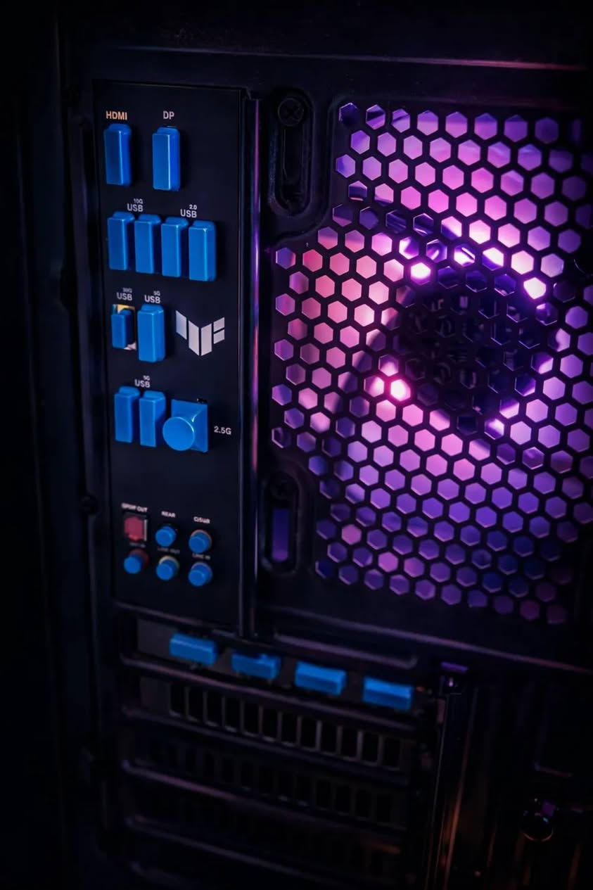 🔥 للبيع – أغطية منافذ المذربورد 🔥
خلّي جهازك نظيف ومحصّن من الغبار والتوسخ 💻🛡️
تفيدك إذا ما تستخدم كل المنافذ أو أثناء النقل والتخزين.

🔌 المنافذ الموجودة:

• USB Type-A
• USB Type-C
• RJ45 (Ethernet)
• HDMI
• DisplayPort
• AUX (مدخل الصوت 3.5mm)

⭐ المميزات:

حجمها صغير وشكلها مرتب
سهلة التركيب والنزع
تمنع الغبار يدخل للمنافذ
تطوّل عمر منافذ المذربورد

💰 السعر: 3,000 دينار عراقي بس

📞 للطلب أو الاستفسار تواصل ويانا


**إذا كنت صاحب هذا الإعلان وتريد حذفه لأي سبب، رجاءا أرسل رسالة إلى الدعم الفني**