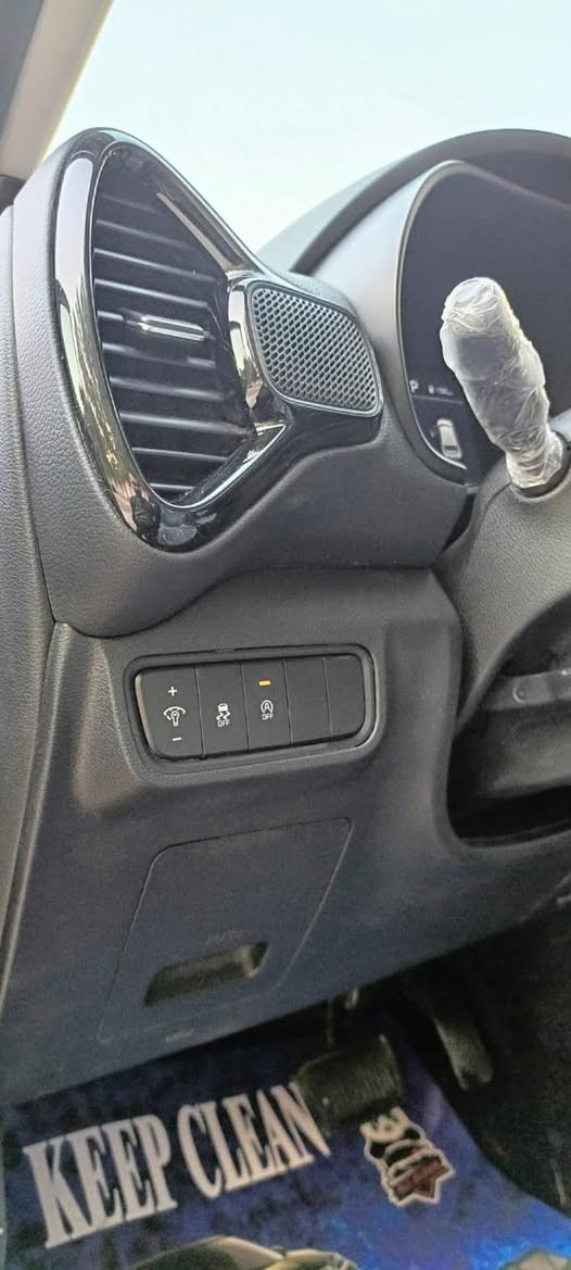 السلام عليكم
للبيع فقط 

اذا تدور سيارة حلوة ومناسبة اتفضل 

موديل 2023 ex جديدة 

ماشيييييية 11 الف ميل فقط

حادثها بنيد وجاملغ وبيها صبغ بجهة السايق طخات 

ايرباك دركة فقط 

مكينة وكير وكلشي جديد 

السيارة مواصفاتها 

محرك 2000

فتحة 

رادار بلجانب مع تحذير رجوع وايقاف ذاتي 

بجم led 

مع لايت led

بكلايت led

 شاشة كبيرة 8 انج 

تحكم استيرن 

رادار امامي 

قيادة ذاتية 

تحذير االخروج من مسار

ايقاف تشغيل زر ال الاوتو ستارت 

تدفئة كشنات 

مع تدفئة مقود 

ومودات قيادة 

شاشة ديجيتال 

وشواحن تايب سي 

شاحن لاسلكي 

اشاير بلمري 

سعرها 140 قفل 

باسمي شرط التحويل 

مكاني لامين الثانية رقمي ***********
