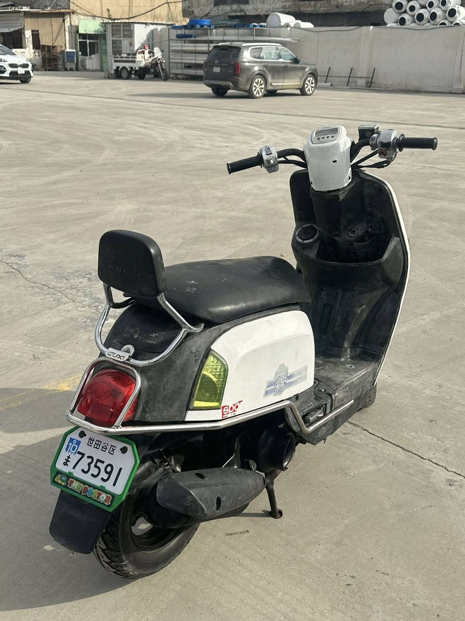 سلام عليكم بوليسي نوزل بلاديه مناقصها شي وهاي الكفرات تجاريات البلاديات موجودات ضامهن علمود جماليه سعر 650 مكاني بعقوبه ***********
