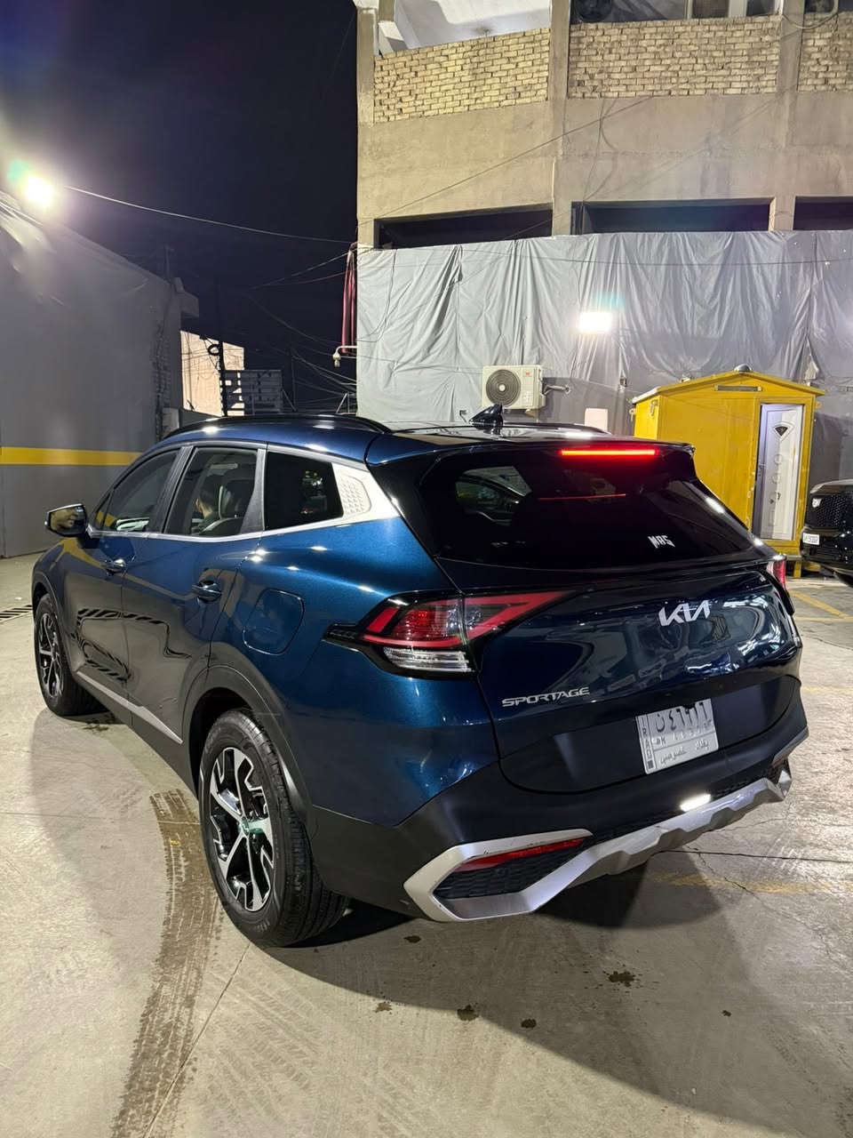 السلام عليكم 
سبورتج 2023 
السعر 182 ورقه 
هايبرد 
حادثها بنيد مبدل نفس اللون وجاملغ خلفي صبغ فقط 
بانوراما 
كير ماوس 
كشن + ستيرن تدفئه
كشنات كهرباء 
داخل ابيضّ دشبول نيلي بلون السياره 
جنطه كهرباء 
فول مواصفات 
ماشيه 29 ألف 
سياره جديده وجاهزه من كلشي 
مكاني زيونه 
***********
