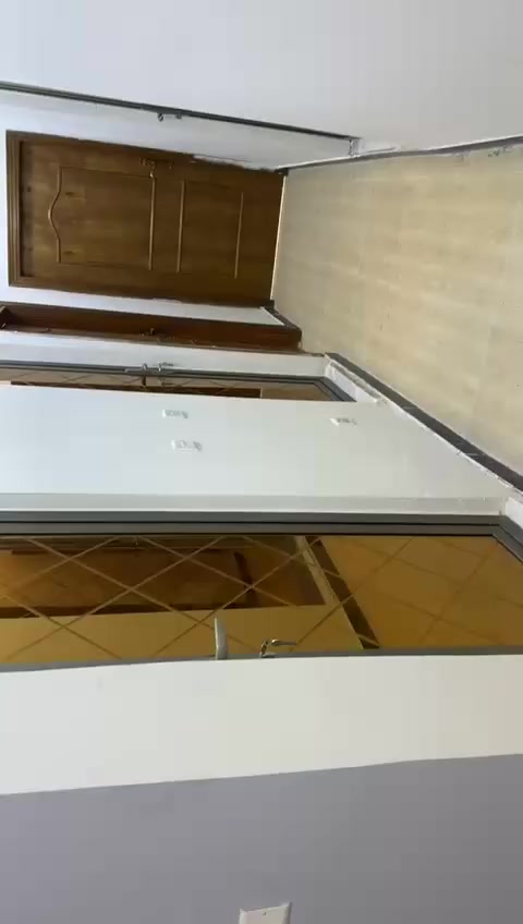 السلام عليكم شقة للبيع الماسحة ١٠٠ الرقم ***********
