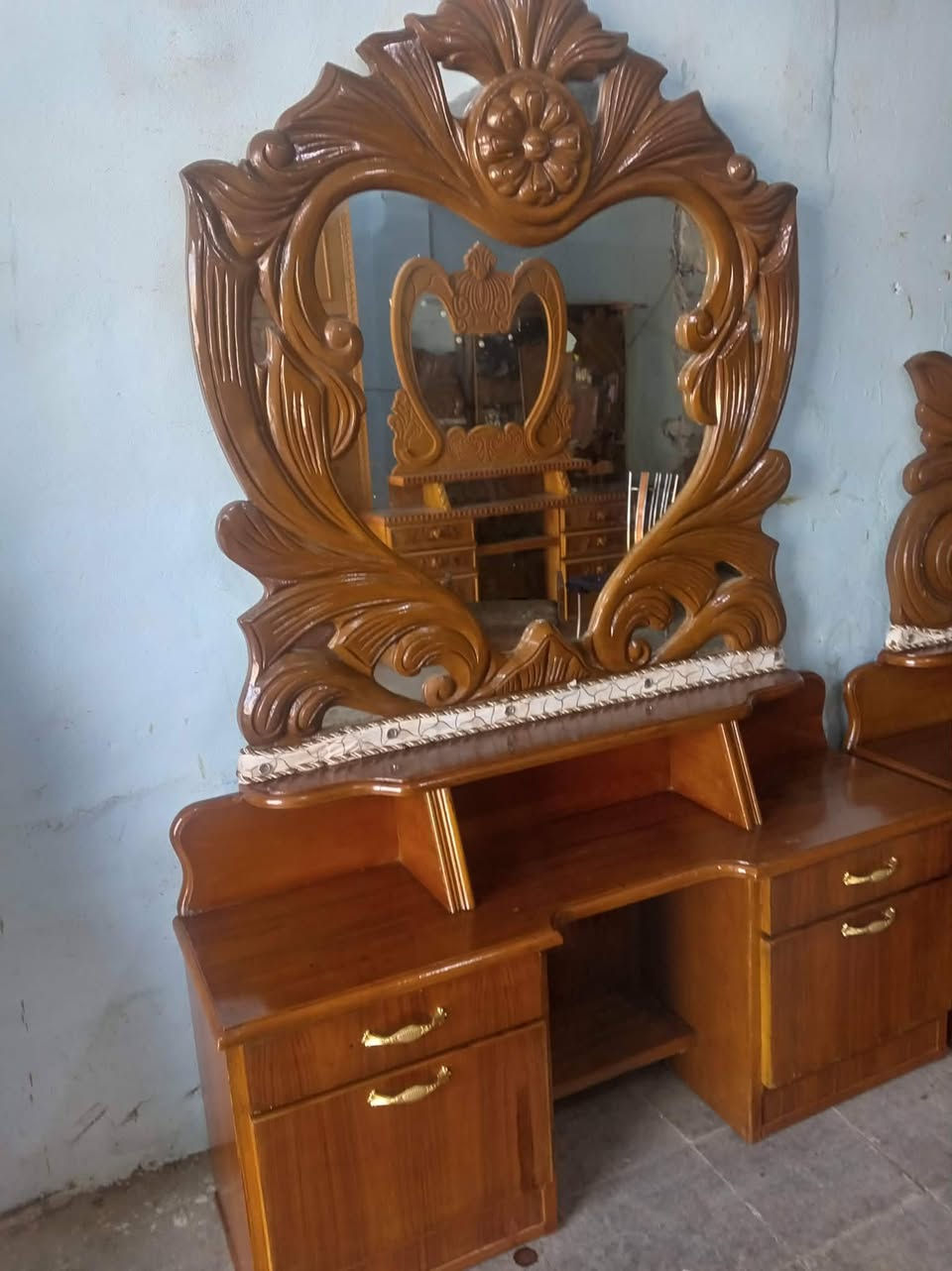 غرفة بلا كنتور شغل ثقيل جدا نظيف توصي السعر ١٩٠ قفل تواصل خاص ***********
