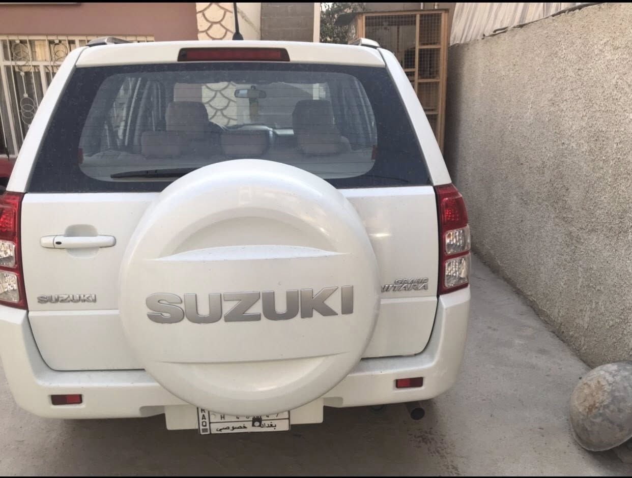 السلام عليكم اخوان سازوكي كراند فيتارة موديل 2016 ماشيه 42 حقيقي رقم بغداد الماني السعر 140 التواصل على الرقم *********** او واتساب مكان السيارة بغداد المنصور
