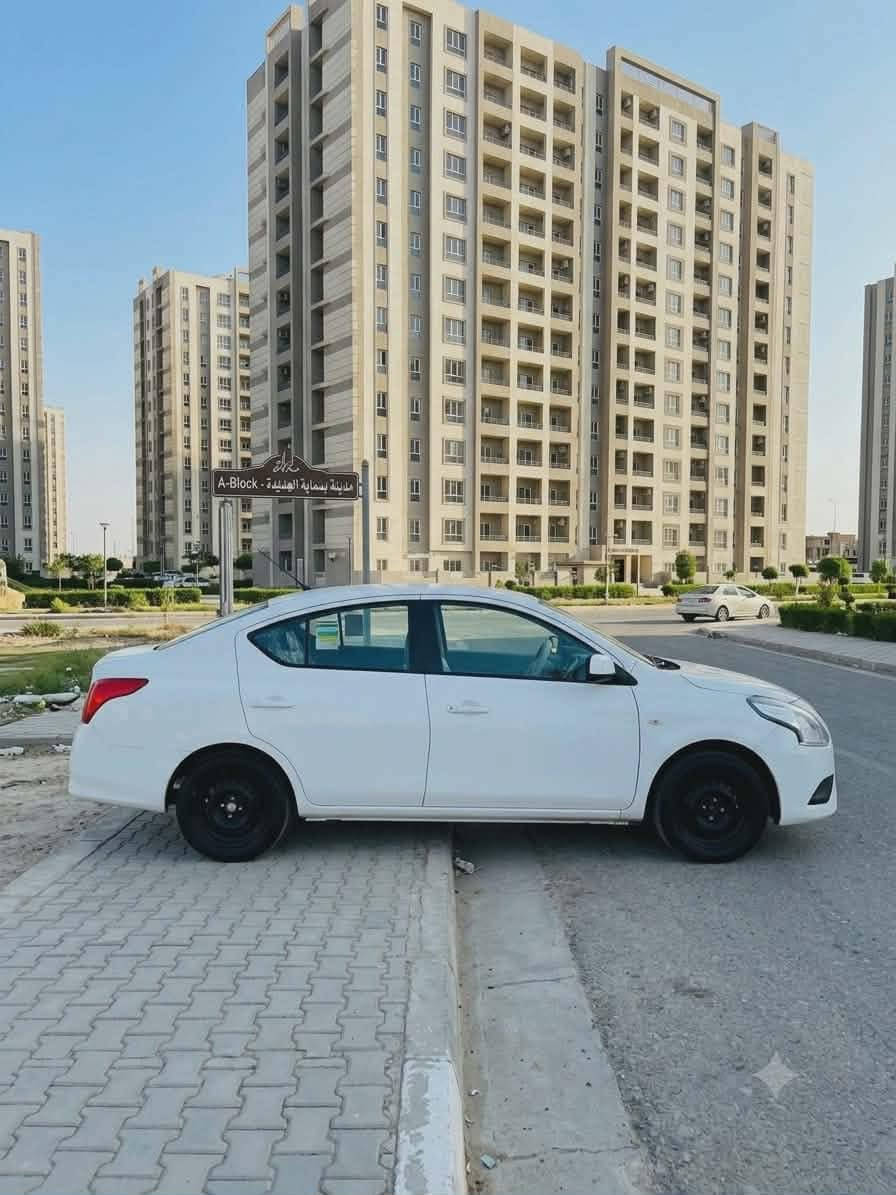 السلام عليكم 
نيسان سني (هندي ام البليته الزركة )
موديل 2021 مكفوله كفاله عامه ع وضع 
الشركه تخم تاير صدر مامي خلفي كله جديد ماشيه 61الف حقيقي تحكم ستيرن
جام كهربائي سبايدر شباك نيكل حساسات
مكينه كير مامفتوحات ع وضع شركه سياره جديده السعر 103وبيه مجال حك جيه شي بصيط 
***********
مكاني بغداد
