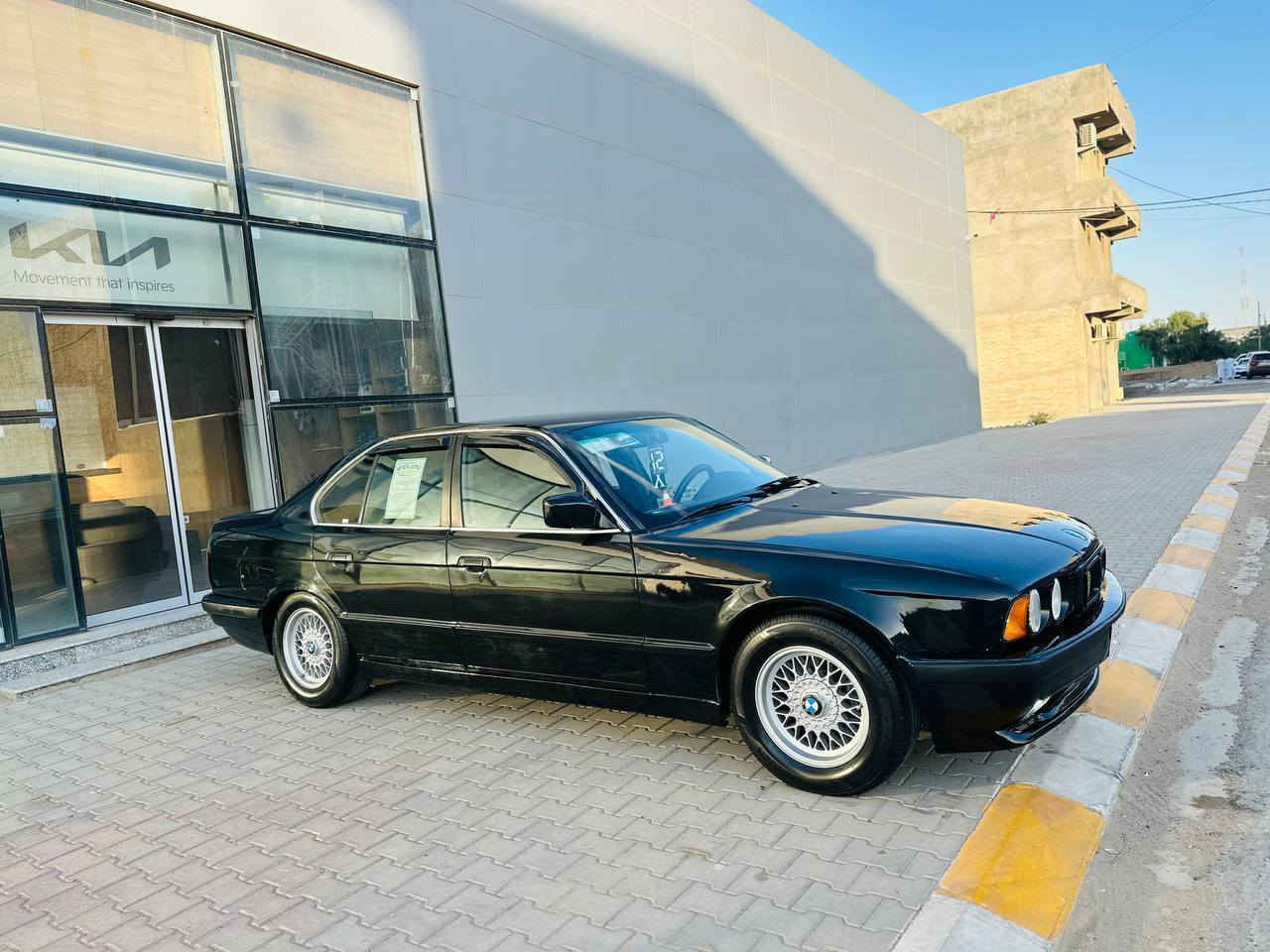 للبيع BMW
525 اصل 
مسكر عدل
بجم عريض
موديل 1991
محرك شرط 
كير شرط 
تبريد❄️
تدفئه 🔥
تخم تاير جديد
كشنات جلد
بدون قطرة خياس
كهربائيات بلاد كله شغال
مرايات منفصل
4 بطاين جديد
رقم بغداد تحويل مباشر
سنويه لل 28 مشروع وطني
صبغ جماليه فقط بدون ضربه 
الداخل نضيف حييل
مكان السياره تكريت 
السعر 60 وبيه مجال قليل
للستفسار ***********
