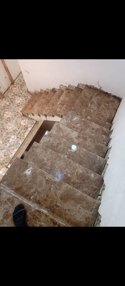 خلفه تطبيك ارضيات وبايات  درج
*********** حمودي 
متواجد خاص واتساب 
متفرغ حاليا
