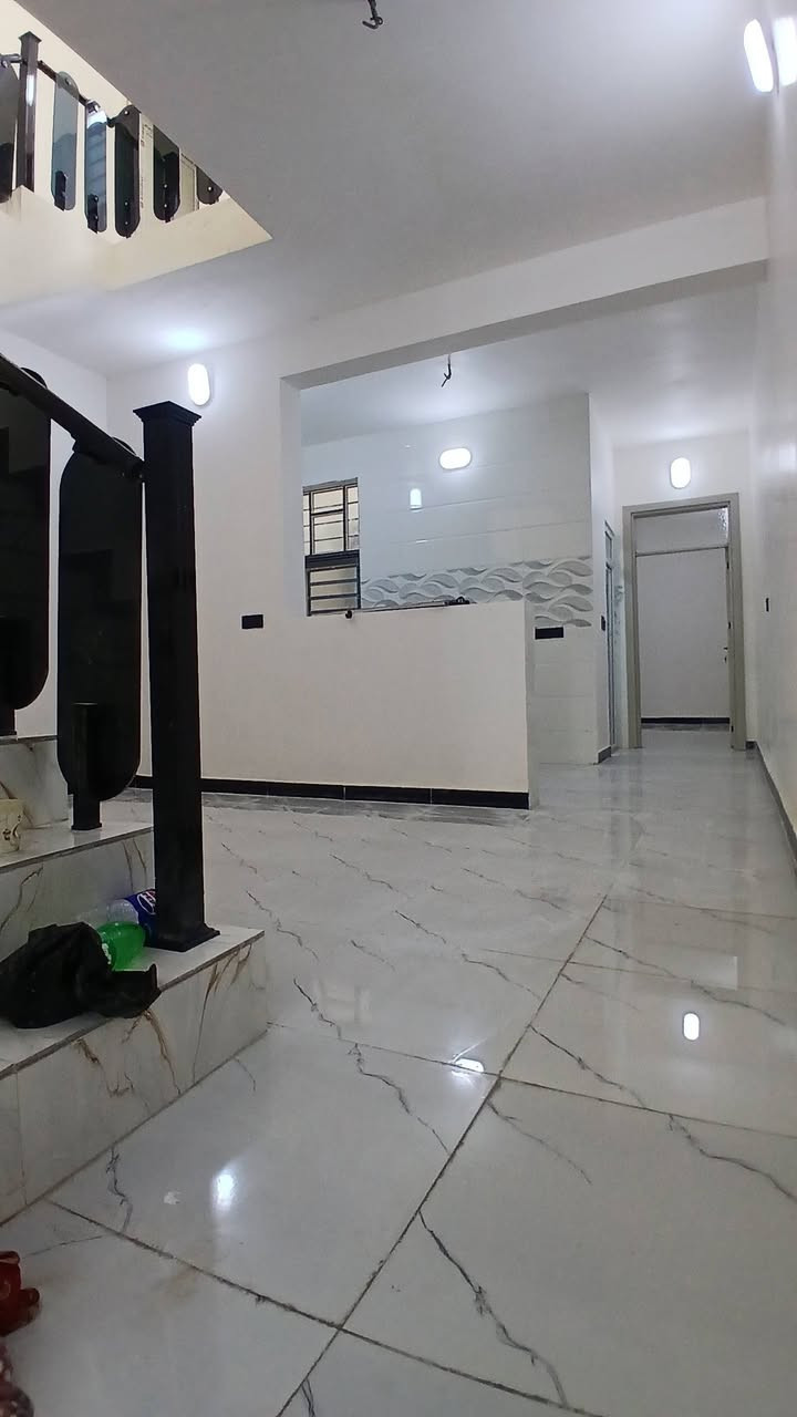 على بركه الله بيت للبيع دوانم المعمل مساحه ١٠٠متر طابقين يتكون ٢غرف نوم شارع تبليط قرب جامع المحمود للاستفسار اكثر اتصل على 
*********** او مراجعة مكتب زمزم
