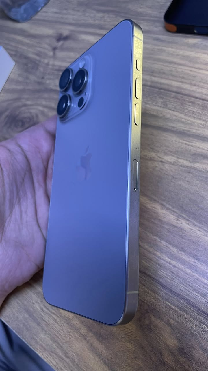 ايفون 15 برو ماكس شرق اوسط اصلي استخدام بيت نضيف جدااً ومكفول من كلشي  ذاكره 256 ملحقاته كامله  حتى كيبل ما فاتحه بعده ولزكه وكفر وياه مكاني البصره الجزائر السعر مليون و 140 /// رقمي : ***********
الجهاز تاخذه تترحملي عليه لان اول مانزل خذينا جديد استخدام بيت
