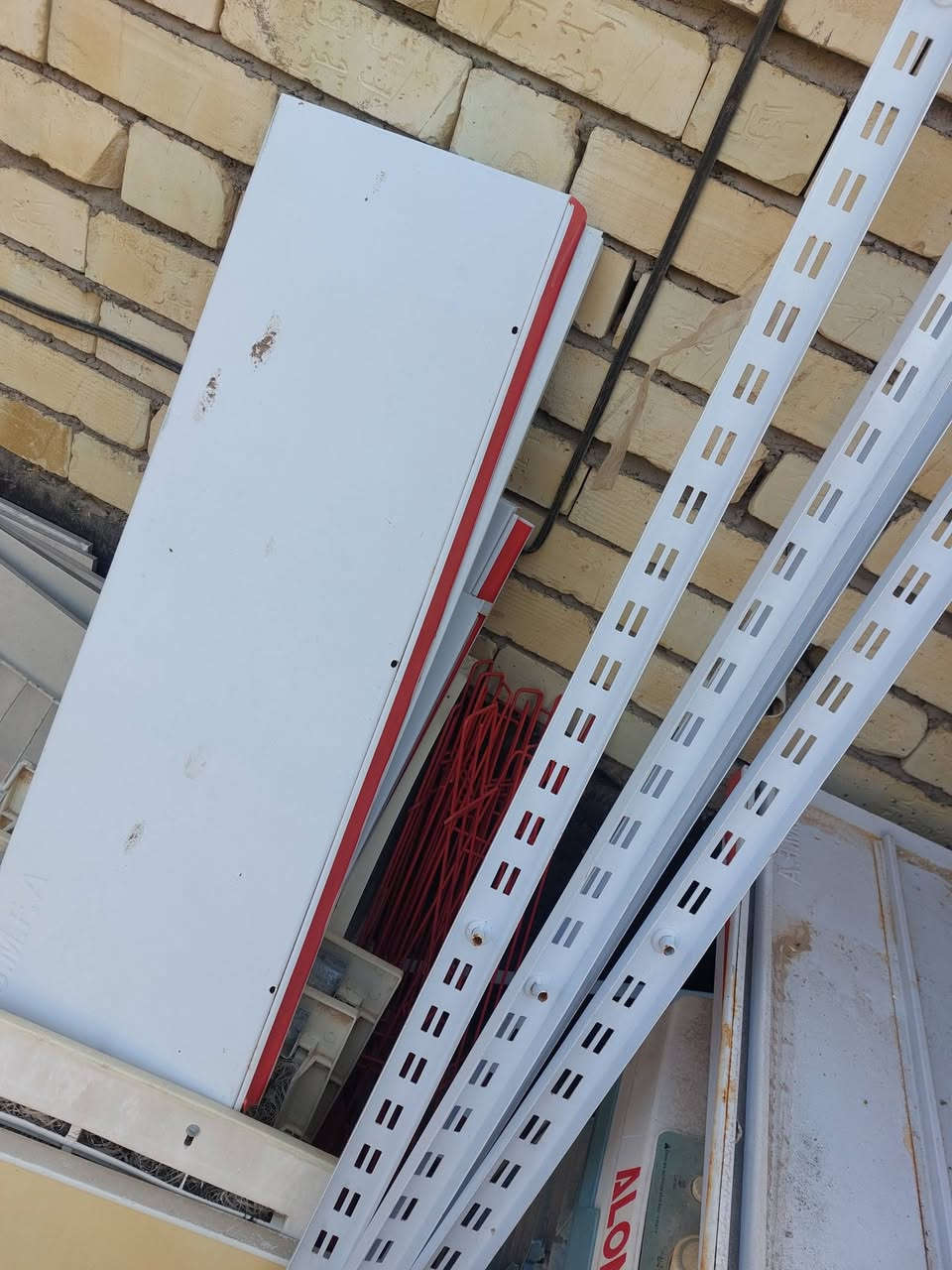 عارضة وسطية للبيع ايرانية خمسة متر ويه السفينة يصيرن ٦ عدد الرفوف (٢٥) للبيع في كربلاء
***********
