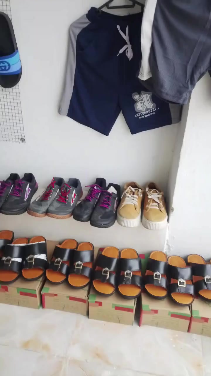 سلام عليكم شباب احذيه قيسات خاصة متوفرة سعر 8000
احذيه باله 2 اب 5000 .
ترك برموده ❤️8000بس
بجامه 8000 وتر ابروف
احذيه ابو 10000 متواجد عدنه
مكان حي الكرار مجاور المدرسه الحديد 
***********
