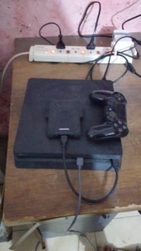 بلي 4 مهكر معه هارد خارجي معه يدات عدد 2 معه العاب قويه عدد 13 لعبه 35...