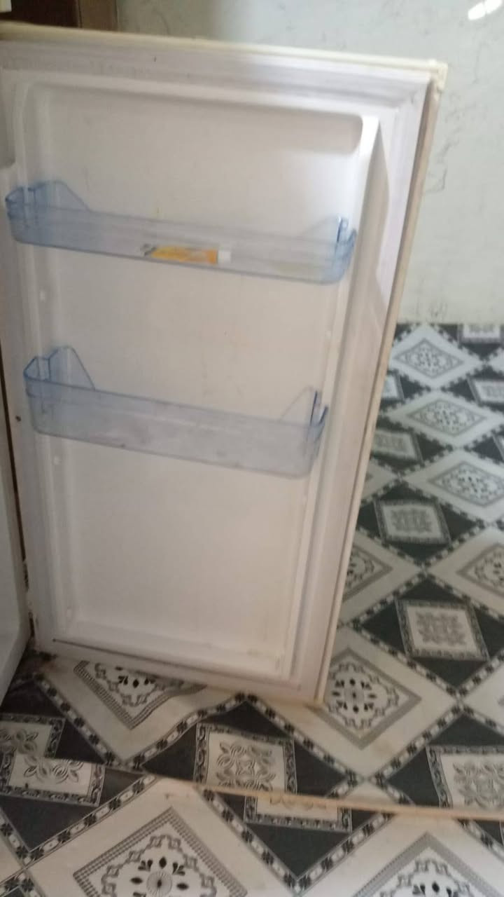 السلام عليكم غراض للبيع اسأل واجاوبك بل تعليقات عن السعر


**إذا كنت صاحب هذا الإعلان وتريد حذفه لأي سبب، رجاءا أرسل رسالة إلى الدعم الفني**