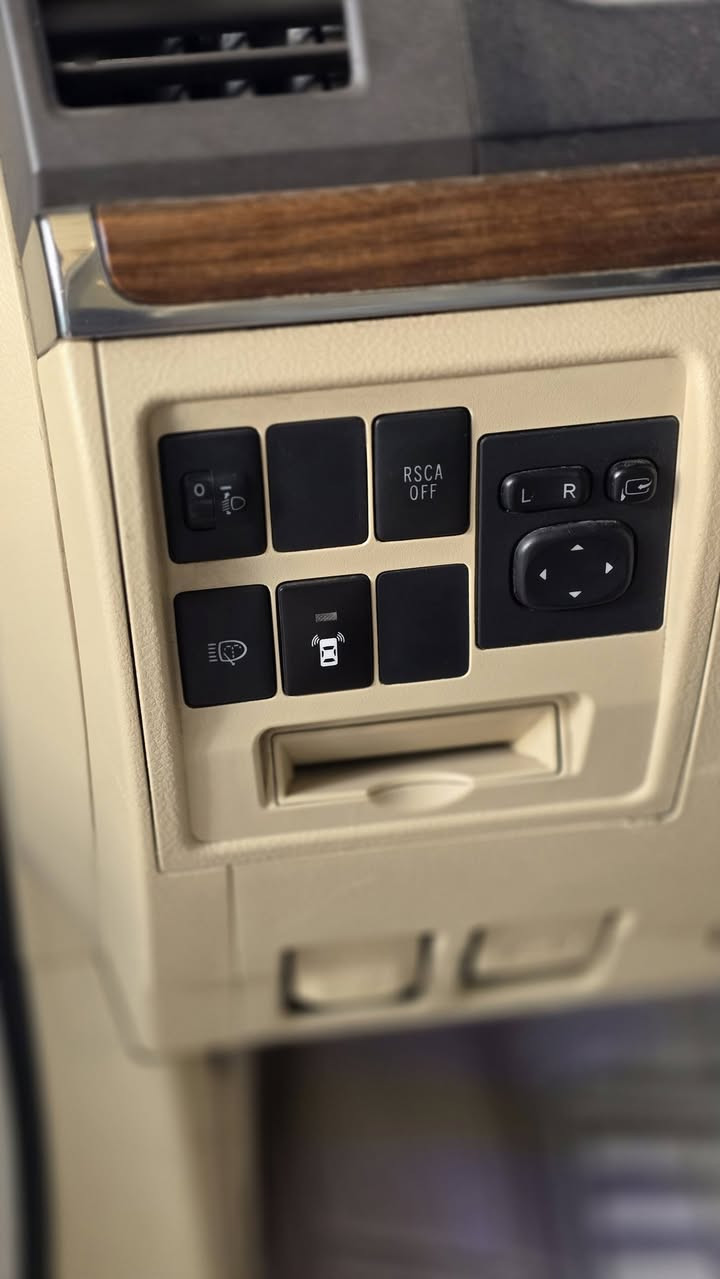 سلام عليكم اخوان مراوس مراوس فقط بدون بيع مراوس بتاهو او يوكن او لاندكروز أحدث الي تفيدة السيارة نتراهم ويشلع عيوني والي متفيدة هم على راسي ويرفع المنشور بكلمة يالله لانكدروز بريم 2016 اصل على ايدي من الزيرو لحد الان مشيتها 340 الف السيارة كفالة ما عدى المحرك جفته هسة قبل فترة وبي تنقيص وبيها شخوط بسيطة مال شارع وحصو السيارة جاهزة والي تفيدة بخدمتة رقمي ***********
