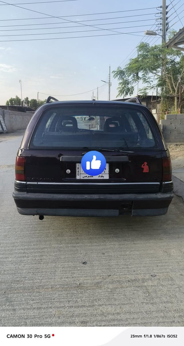 اوبل اوميكا ستيشن للبيع موديل ٩١ مكينه كير شرط والسيارة ملكطين خياساتها ومصبوغه اثر جراد  بدون حادث و دواخل السعر ٢٨ وبيها مجال للشراي ‏‪***********‬‏//***********
