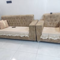 كنب 5 مقاعد • نضيف • تاجيات