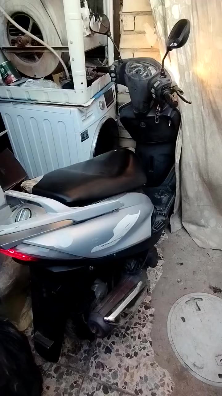 السلام عليكم دراجه نضيفه شغاله كهربائيات هورن سلف لايت عالي نصاصي سعر 400بيها مجال مكاني الغزالية شعله 
***********
