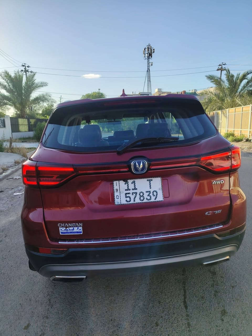 للبيع Changan CS75 2020 فورويل فول مواصفات
محرك 1800 تيربو
ماشية 104 ألف
تخم تايرات جديد
شاشة + كامرات 360 + جلد + سلايد + بصمة + ثلاجة + مساعد نزول منحدرات
السيارة نظيفة جدًا وما تحتاج شي
السعر 125 ورقة  وبيها 
بغداد / حي البنوك


**إذا كنت صاحب هذا الإعلان وتريد حذفه لأي سبب، رجاءا أرسل رسالة إلى الدعم الفني**