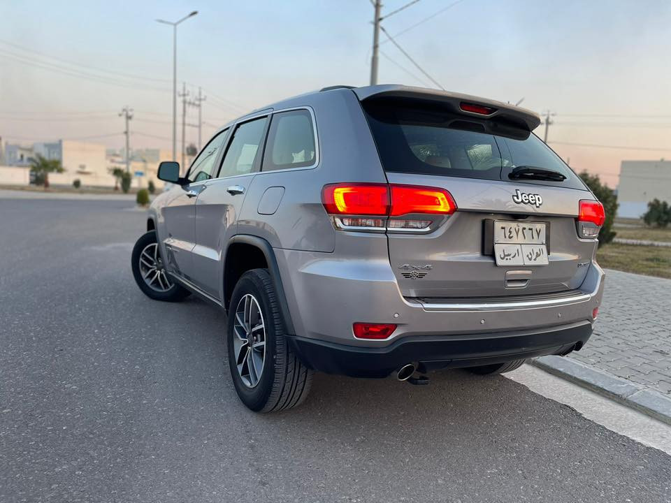 جيب كراند شيروكي ماخذه صفر من شركه هارلم اربيل 
بيهه تكحيل شخط باب عكس السايق 
كلشي مكفول 
ماشيه ١٢٥ الف كم قابل للزياده 
صيانات كله شركه هارلم 
السعر ٢٩٠ ورقة 

***********
