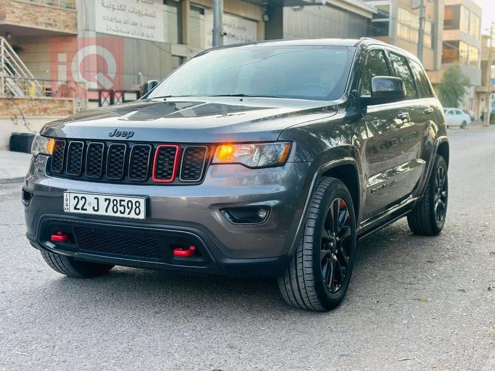 جيب جراند شيروكي 2020 | 2×4
\ نظافة عالية – بدون صبغ – بدون ايرباك

\\ ضرر بسيط فقط باب الصندوق (مبدل بدون صبغ) و تكحيل بسيط جدا

✨ مواصفات مميزة:

شاشة CarPlay \u002B Android Auto

تشغيل عن بعد

كشنات وستيرن تدفئة

كاميرا \u002B حساسات خلفية

توقف ذاتي للخلف في حالة وجود جسم

Auto Stop

صندوق شفط

الجير يتحول Park إذا باب السايق مفتوح

نوافذ تقفل من الكنترول

\uD83D\uDD27 إضافات احترافية:

شوتة K\u0026N (تعطي عزم و سرعة وإحساس V8)

دوسات كهربائية تفتح وتغلق تلقائياً مع الأبواب، وتُلغى بزر من الداخل

Oil Catch Can (يحافظ على غرفة الاحتراق)

Spacers (تعطي عرض للإطارات، ثباتية أعلى، ومنظر عنيف)

✅ جميع القطع المضافة اني مستوردة من أمريكا شخصياً

مكانها اربيل. 

سعر مناسب شراي يتصل 

***********

***********
