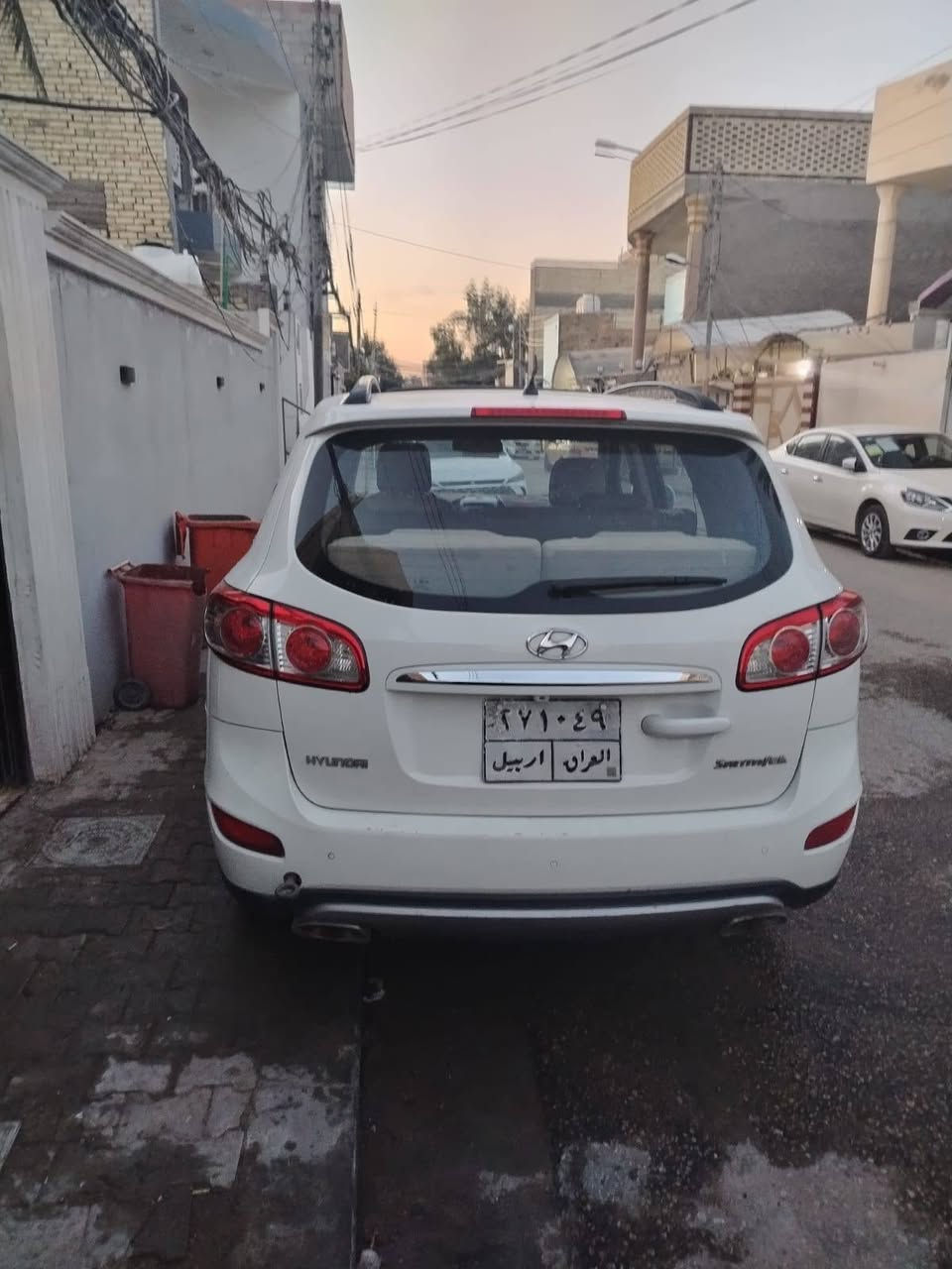 سلام عليكم
سنتافي 2012خليجي
مكفولة من التبديل ولصبغ 
فقط بيها باردات 
4 سلندر 
فول مواصفات 
كامره
ثلاجه 
مري شفط
7 راكب 
3 قطع تبريد ثلج
سلايد
تحكم ستيرن 
تخم تاير جديد 
السياره جاهزه كير ومكينه وحداديه كفاله 

هواي بيه موصفات بعد 
سياره جديده كلش وبلحقيقه احلا من لصور .. 
رقمها اربيل 
مكان السيارة نجف 
سعررها 150$ وبيها مجال 

***********
