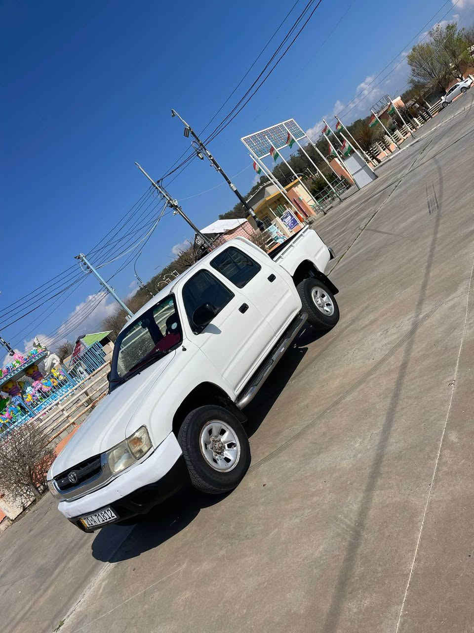 تويتا هايلوكس ٢٠٠٤ به خ 
ناوسور نمونه 
ته نها٤ پارچه بوياغ 
له سه رساسى پاش پيش كه بس بيليدران
ره قه م ئه سلى تاكو ٢٠٣٠ سه نه وى تازه
گيرو مه كينه به شه رت 
ده بل ئه كسل به شه رت
قه لادزى ***********
*********** بشدار, السليمانية
