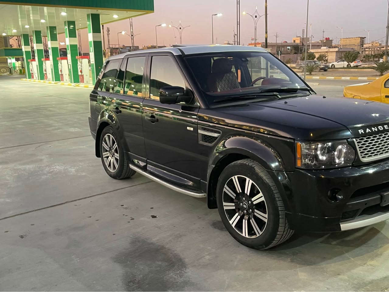 سلام عليكم سياره رانج  موديل ٢٠١٠ كفاله عامه ماعده لبنيد بيه شويه صبغ فول موصفات واحد عله واحد  مكينه  وكير شرط حداديه فتحه شاشه  رقم بغداد سياره مواصفاته اعله فئه بل رانج تحويل ثاني يوم العنوان ناصريه مركز قابل مراوس حسب لقناعه *********** ناصرية, ذي قار
