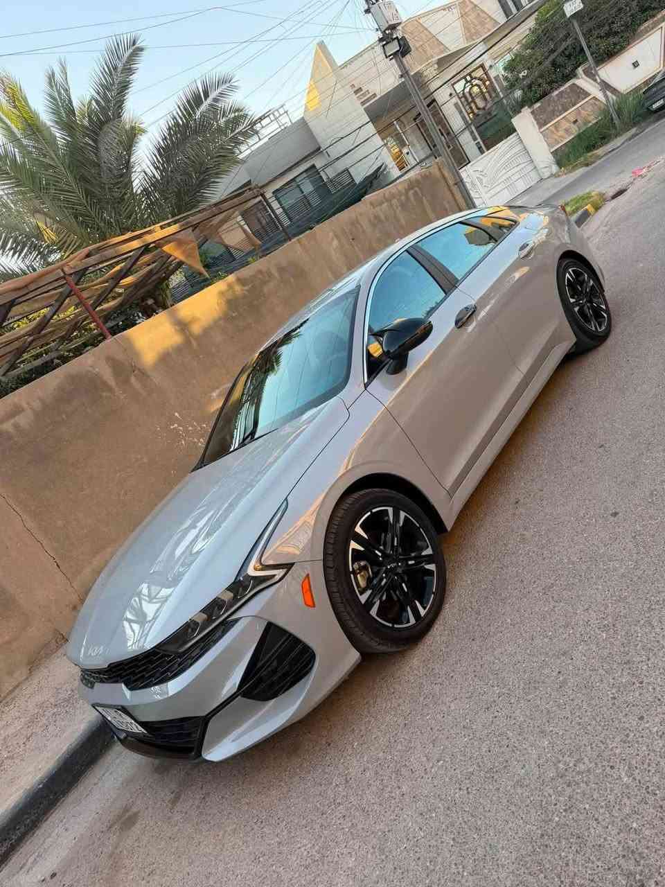 للبيع  K5 GT-Line
موديل (2024) 
فول مواصفات ماعدا البنوراما…
📍 رقم بغداد. 
📍ماشيه حاليا 24 ميل قابل للزياده.
📍 لون أسمنتي مميز
📍داخل جلد  احمر المرغوب 
📍مكينه 1600 توربو 
📍السباره فور ويل
📍تشغيل عن بعد
📍صندوق ذكي يفتح بوحده  
📍دخول ذكي(بصمه) واناره ترحيب
📍رادار تنبيه اصطدام أمامي
📍قياده شبه ذاتيه
 📍تنبيه مغادرة المسار 
📍كاميرا خلفية 
📍شاحن وايرلس 
📍منافذ USB /
📍مانع انزلاق 
📍مقاعد جلد وكهرباء  
📍مقاعد تدفئه الاماميه
📍جام أوتو 
📍نظام مراقبة ضغط الإطارات (TPMS) 
📍شاشة تدعم Apple CarPlay و Android Auto 
📍مصابيح LED امامي وخلفي 
📍5 وضعيات قيادة: SPORT / CUSTOM SNOW / SMART / NORMAL
🔹 السيارة نضيفه جداً استخدام شخصي وجاهزه تخم تاير جديد وباتري جديد  ومسويلها عازل حراري لكل الجام  وبولش وعنايه..
صور الحادث و السونار بالمنشور ورقم الشاصي موجود راسلني وادزه الك وتدلل والسياره بجم كبس بلادي شرط ..
حادثها بامريكا واكع فد شي على  الجاملغ الخلفي والباب الخلفي جهة السايق من فوك   وبشرط الجاملغ رجع بارد فقط ربع التكمه صار بيها صبغ بدون لاايرباك ولا  لغد ولا شاصي وشرط الفحص …
السعر ( 193 )وبيها مجال بسيط ..
العنوان …
بغداد الدوره  ..للتواصل *********** /واتساب … بغداد, العراق

