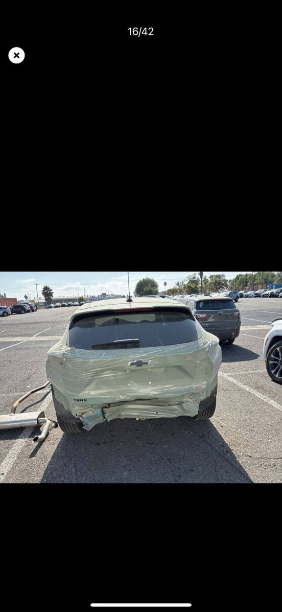 #تراكس_موديل_24_فئة_Rs
الون فستقي اخضر  مواصفاتها معروفه  .. حادثها فبق جنطه وشبر بنيد وكلها راجعه عالبارد .. ماشيه ( 30 تقريبا ) فحص موقت السعر ( 140 ) وبيها مجال ..مكان بابل الحله
***********
