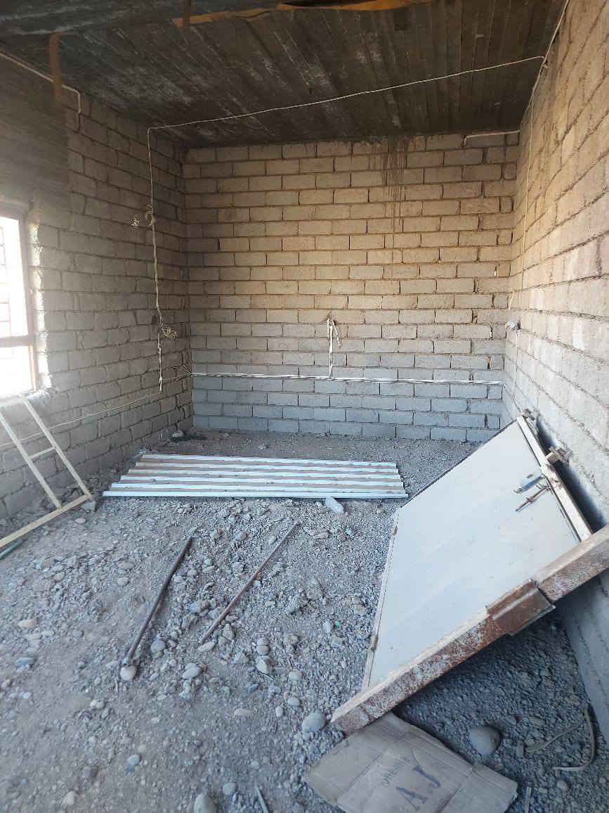 السلام عليكم بيت للبيع طابقين المساحة 1000 متر زراعي  4 غرفه وربعه وصاله وحمام ومزع الهول ملبوخ خارج ومئسس كهرباء ومجاري مع خزانات مقطوره كاع ألف متر تقريبا بعاجه فوك قريب من مجمع فايز بتجاه البلديه السعر 35 مليون
 ويرهم مقدمة زينه
الستفسار 
***********
***********
