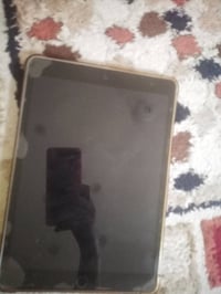 آيباد ٩ • ذاكرة ٦٤ • نضيف