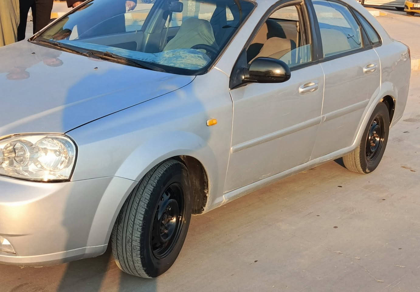 اوبترا 2004 محدث 14 مصبوغة عام 
كير عادي
رقم بغداد 
مكانها بالكوت 
***********
