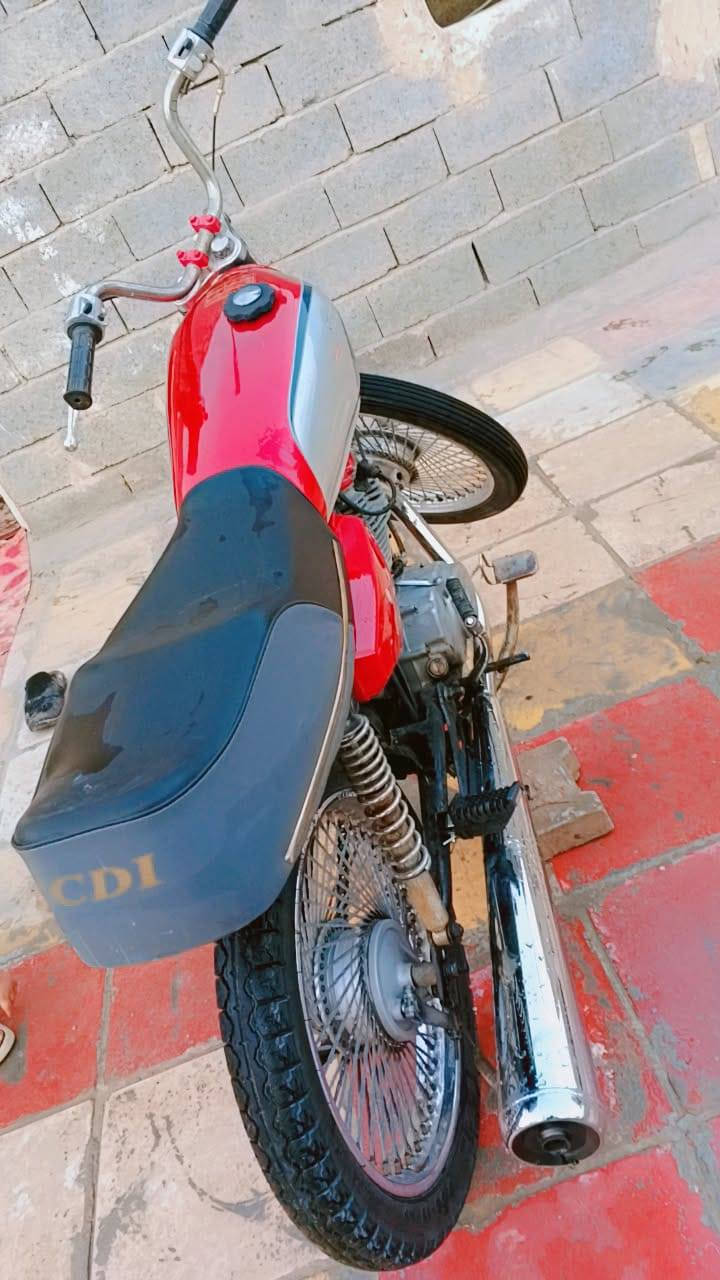 دراجه للبيع كلك نضيفه سعر 300وبيهه مجال
***********
