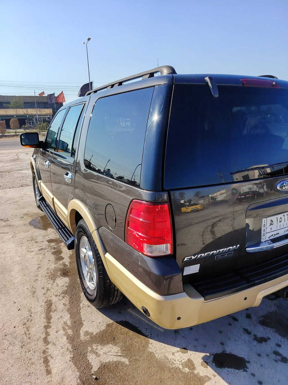 السلام عليكم
فورد للبيع موديل 2006 رقم بغداد مكينه 8 محور منظومه غاز كشن كهرباء ستيرن كهرباء تبريد تدفئه  بيه بعد هواي مواصفات سياره جاهزه بدون حادث بيه رشات صبغ ابيع حزام السعر 90 وبيه مجال مكان السياره بابل ***********
