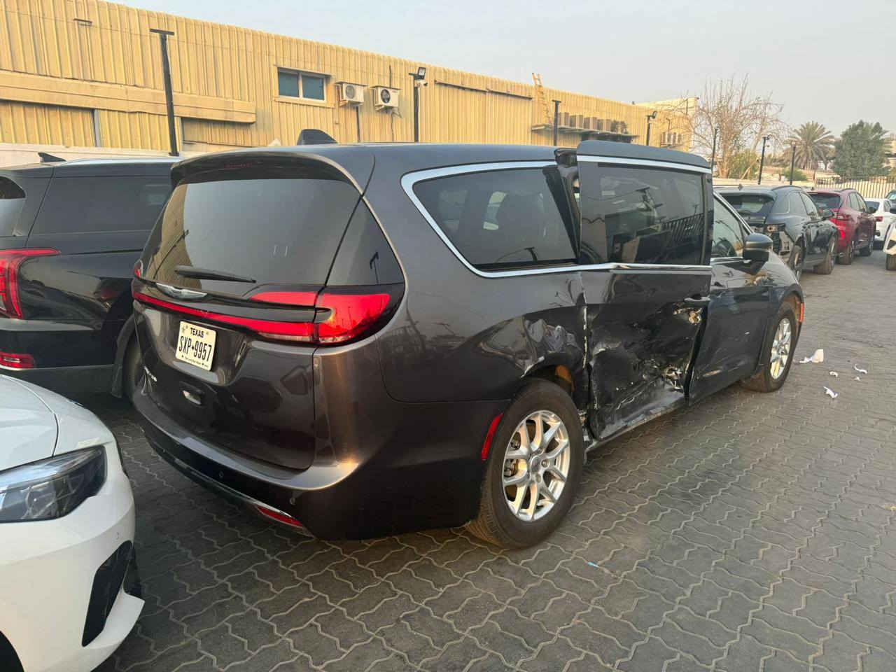 من رخصة صاحب الكروب المحترم 
السلام عليكم كرايسلر باسيفيكا (تورنك L) 2023شهر ال 7 وارد خليجي.ماشية (45459الف).الضرر كما موضح في الصوره الأجزاء المصبوغه الباب السلايت وجاملغ الخلفي ونصف باب السكن وباقي السياره كلهه سليمة سنوية جديدة تنتهي بسنة ال2029 ورقم جديد سليمانية
مواصفات السياره
1-بصمة ودخول ذكي لجميع الأبواب والصندوگ
2-هاند بريك كهربائي
3-محرك 6 سلندر 3.6
4-تدفئة وتبريد للكشنات
5-رادار وحساسات خلفيه واماميه
6-بيبان السلايت تحكم من (السويج)فتح واغلاق
7- صندوك كهربائي يفتح وينسد من السويج
8-رادار امامي وخلفي بريك اوتماتيك مانع تصادم
9- كشان جلد VIP منفصلات 7 راكب
10- مانع انزلاق
11-كشن خزن حركات 2
12- لايتات شكل جديد
13-تبريد مركزي 3 قطع منفصل
14-تثبيت مسار
15-تنبيه الخروج عن المسار
16- تثبيت سرعه
17- تدفئه ستيرن
18- أشاير بالمري وهيترات
19-تشغيل عن بعد واطفاء أيضا
20- كير ماوس
21-منافذ شحن (USB)و(TIBC) لجميع الكشان خلفي وامامي
22-نضام مكالمات إجابة ورفض
23-اماكن تخزين تحت الكشان الخلفيه واسعه
السعررررر:(240$) مكان السياره السليمانية للتواصل على هاذ الرقم مكالمات وواتساب(***********)
