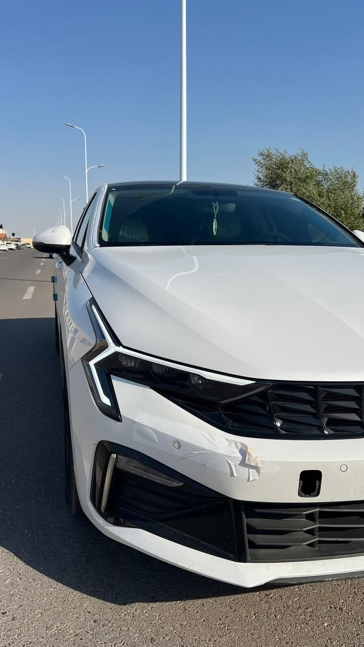 K5 2026 خليجي فول
K5 2026 كفاله عامة السيارة ماشية 
900 كيلو فقط زيرو زيرو بعدها ب تجاليد الشركة + السيارة تحت الضمان و السيارة فول مواصفات تشغيل عن بعد بانوراما حساسات 360 درجة و مكفوله عام

مكاني بصرة 
فقط واتساب ***********
السعر 243$ زيرووو
