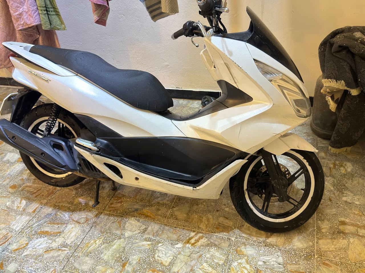 للبيع PCX الجيل الثاني 
للمعلومه مقدما
1 مجفته وغراض التجفيت وكاله ومكفولات وكل غراضها مكفولة 
مابيها اي نقص
السعر مليون وبيها مجال هواي
للاستفسار على هذا الرقم ومكانها بغداد حي طارق ***********
