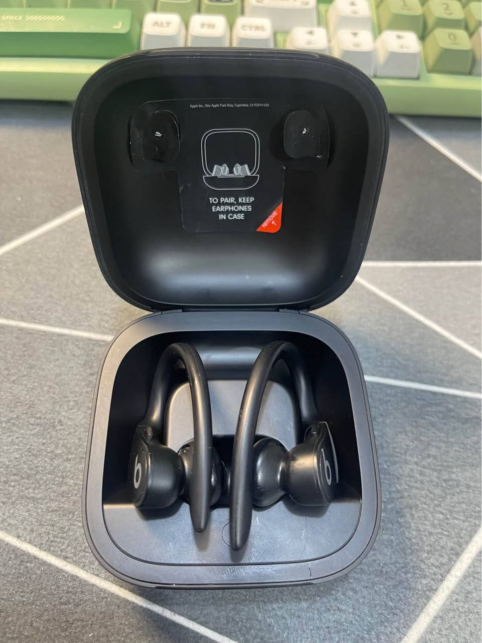 سماعة بيتس باوربيتس برو اللاسلكية 
- شريحة أبل H1، بلوتوث من الفئة 1، 9 ساعات 
من وقت الاستماع، سماعات مقاومة للعرق، 
ميكروفون مدمج 

ملاحظة بدون كارتون بغداد, العراق


**إذا كنت صاحب هذا الإعلان وتريد حذفه لأي سبب، رجاءا أرسل رسالة إلى الدعم الفني**